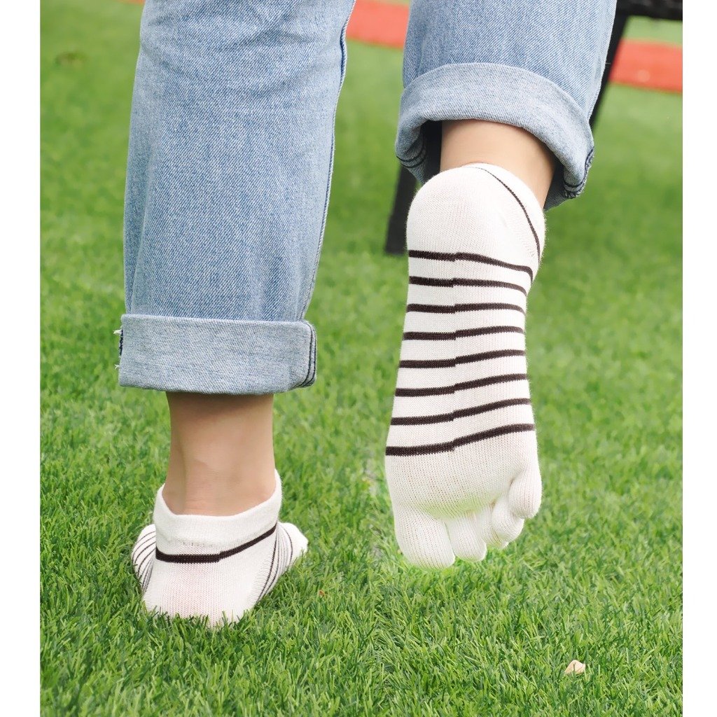 white stripes running socks for women