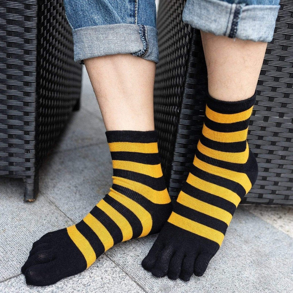 black and yellow stripes crew socks for men