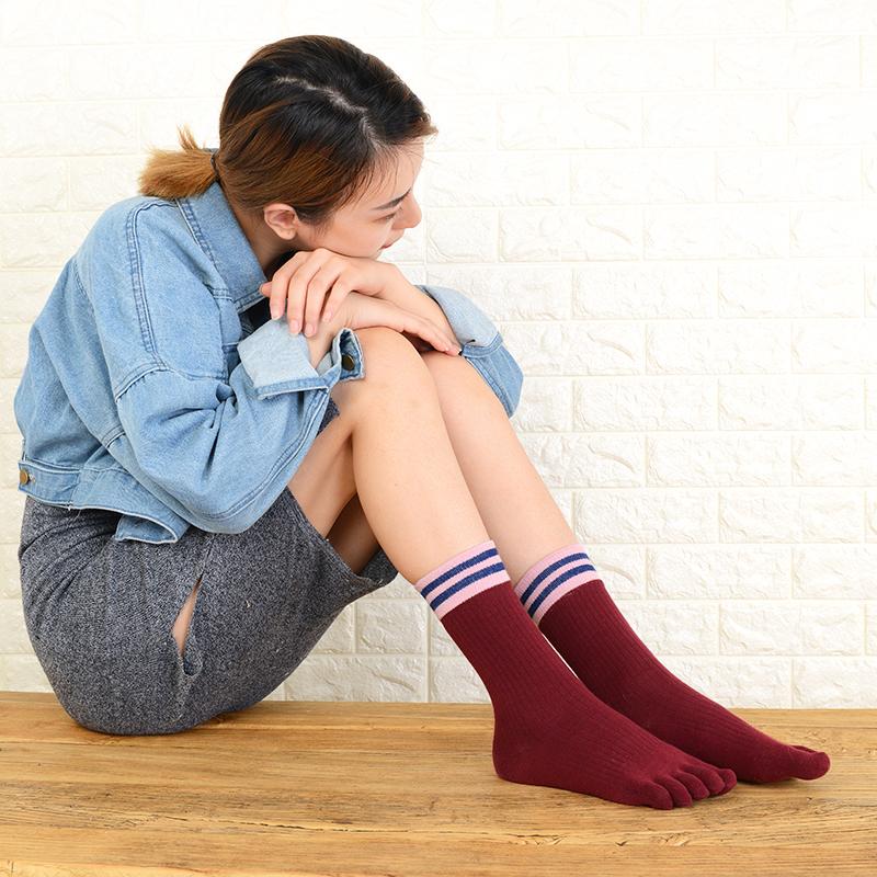 red 5 finger crew socks for women