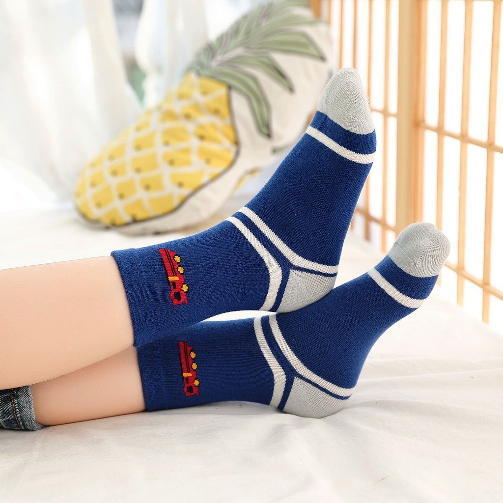 navy blue athletic crew socks for boys